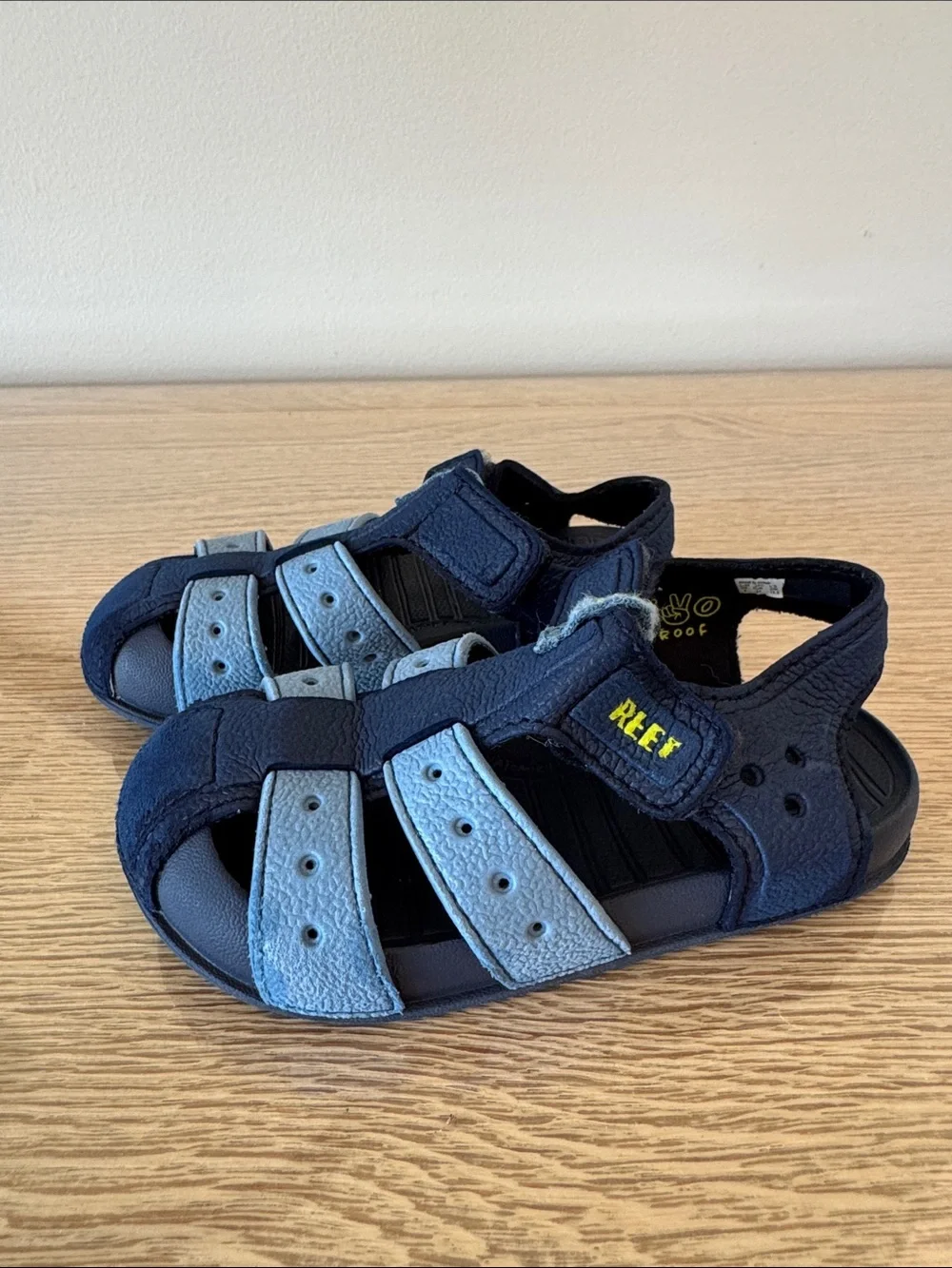 Reef Kids Navy and Light Blue Closed-Toe Sandal - Kids Size 8